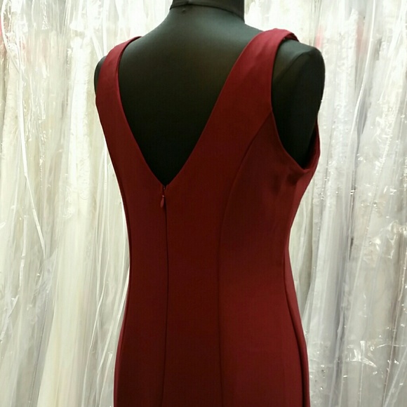 Elegant Dark Red Dress - Picture 4 of 6